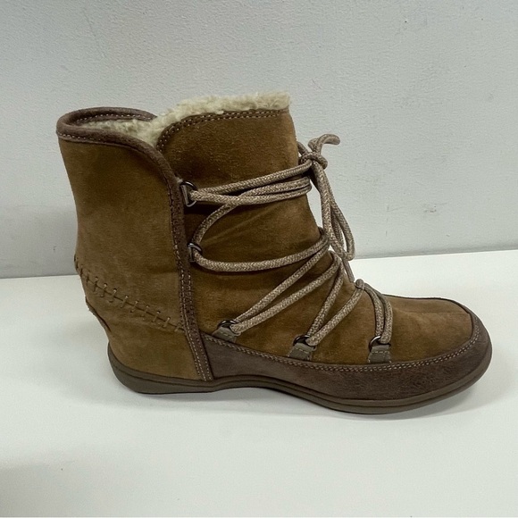 Skechers Suede Lace Up Ankle Boot Size 9 - Picture 5 of 9